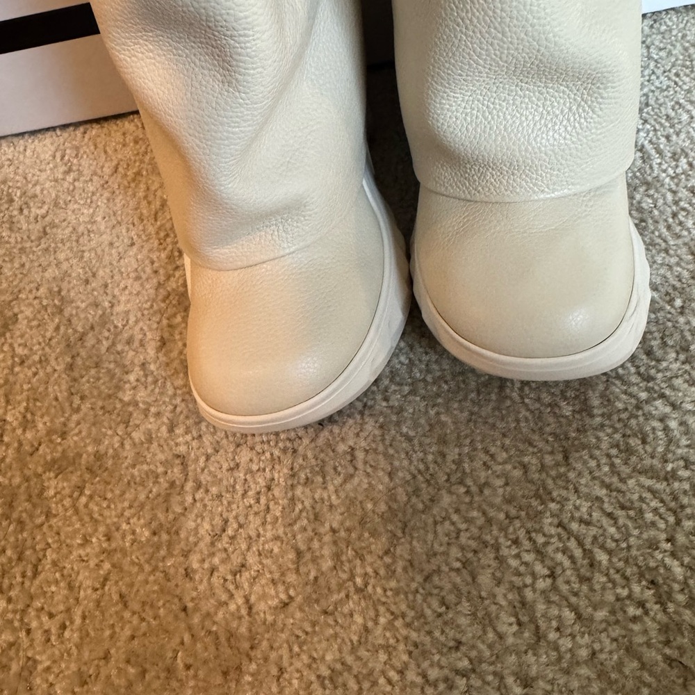 Givenchy Cream and Black Leather Boots - Picture 5 of 16